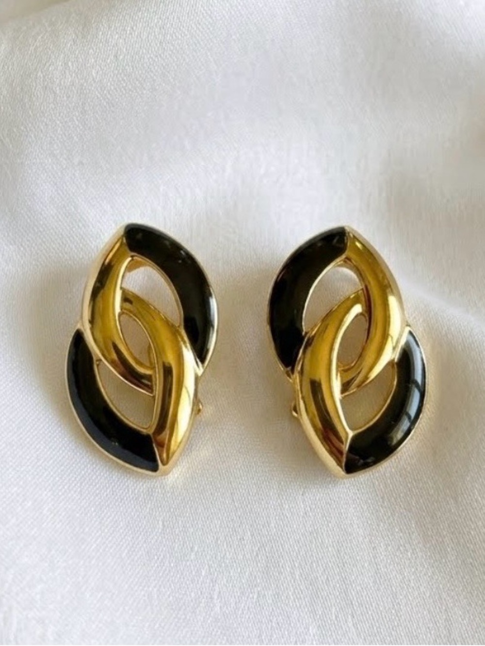 TRIFARI Clip On Black Enamel & Gold Earrings Interlocked Open Marquis Shape EUC